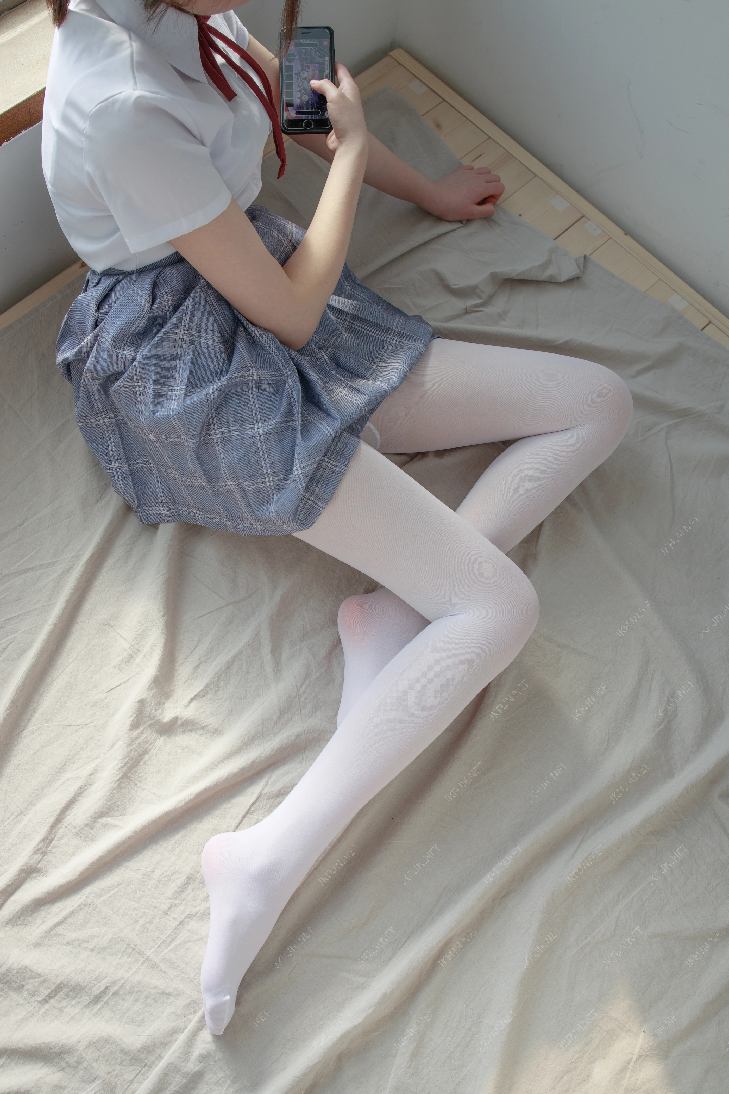 森萝财团 [JKFUN-002] Aika 可爱学妹丝足 [230P 1V]插图4
